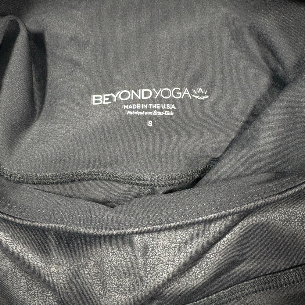 Beyond Yoga Leatherette High Waisted Midi Leggings Size small - Picture 6 of 10